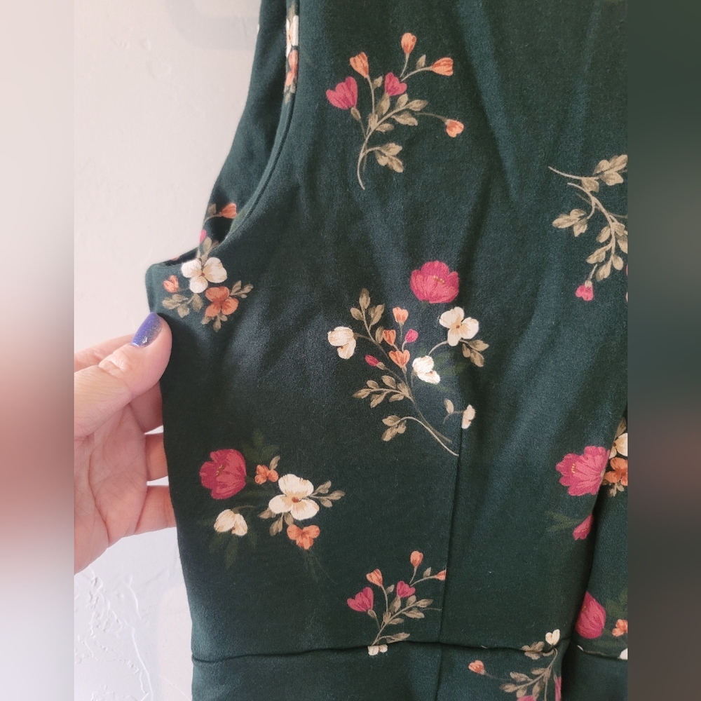 Old Navy Pointe Sheath Dress - Picture 11 of 11
